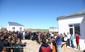 Arsax Hədrut rayonun Aracamux kənd sakinləri üçün tikilmiş yeni yaşayış binaların açılışı